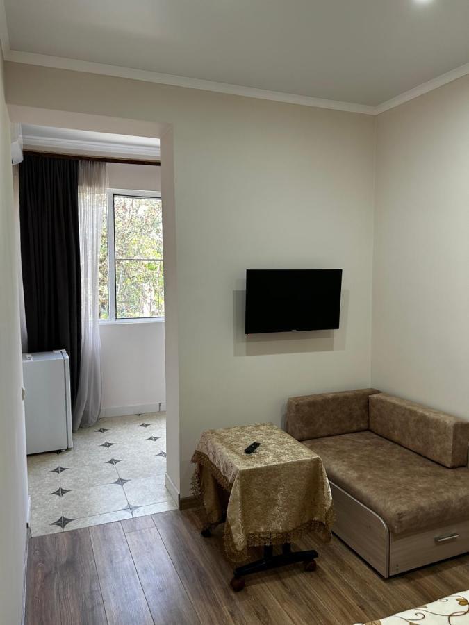 Na Shapsug Guest House Gagra Exterior foto