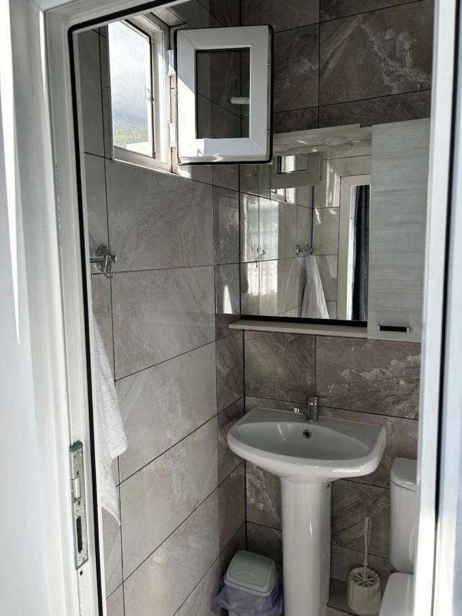 Na Shapsug Guest House Gagra Exterior foto
