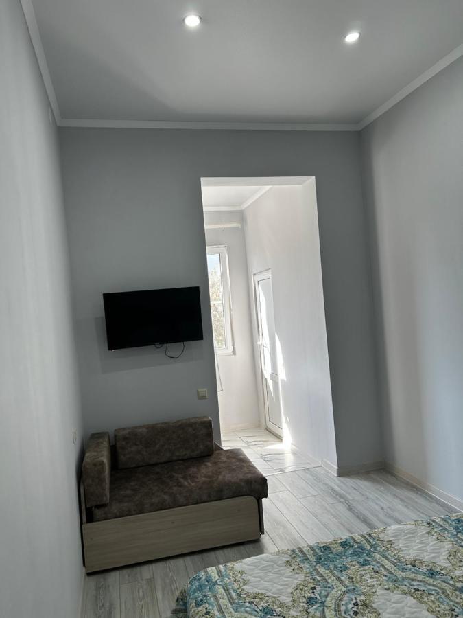 Na Shapsug Guest House Gagra Exterior foto